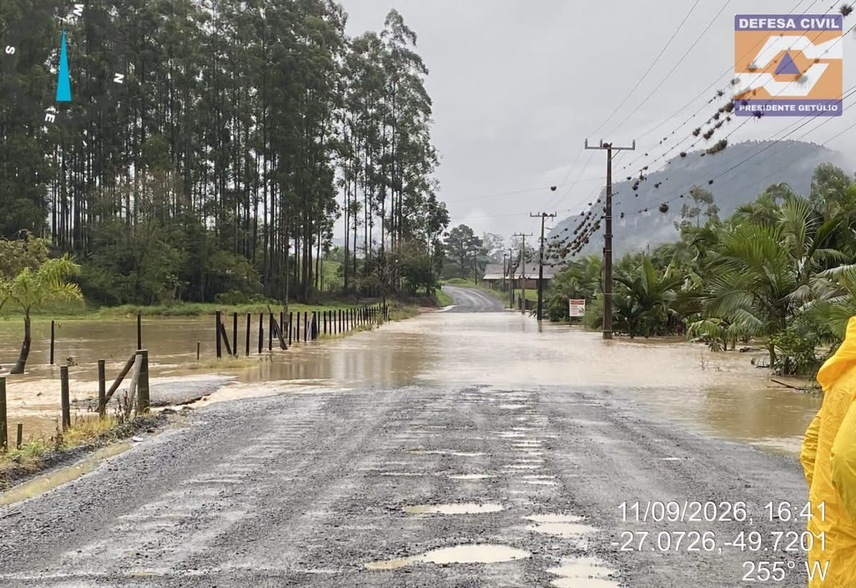 Presidente Getúlio registra ocorrências pontuais após chuvas intensas e rio segue baixando