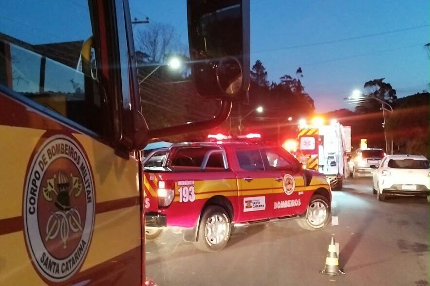 Motociclista fica ferido após colisão com carro na SC-350