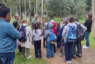 Alunos de Witmarsum participam de trilha ecológica em Ibirama