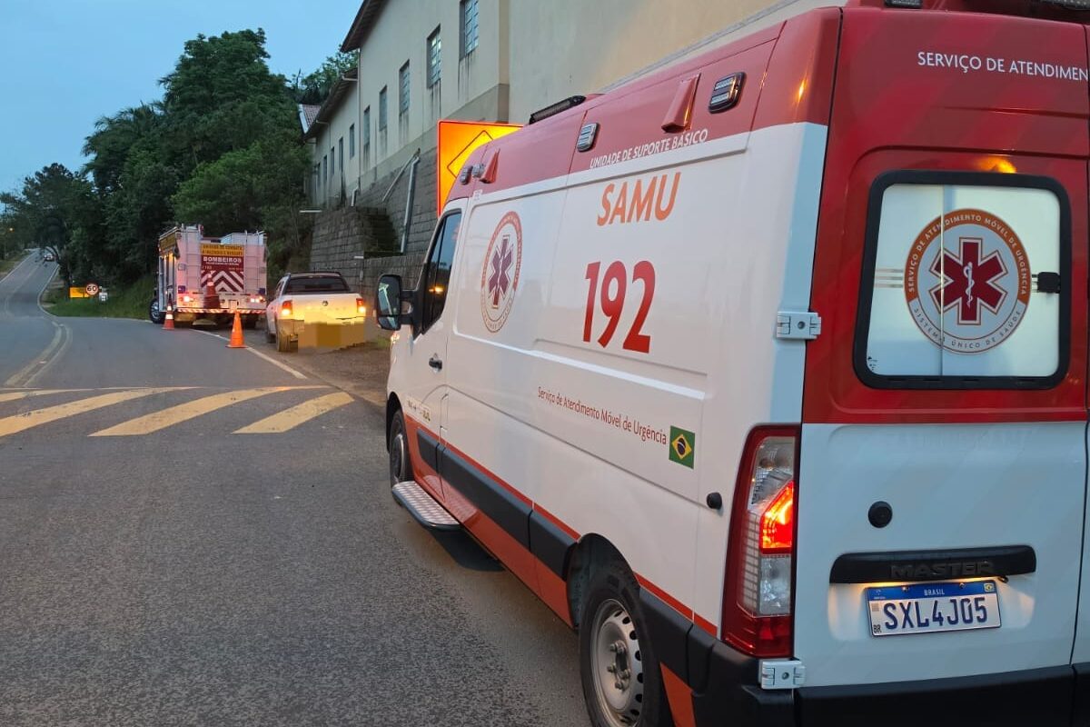Colisão entre carro e moto deixa motociclista ferido em Ibirama