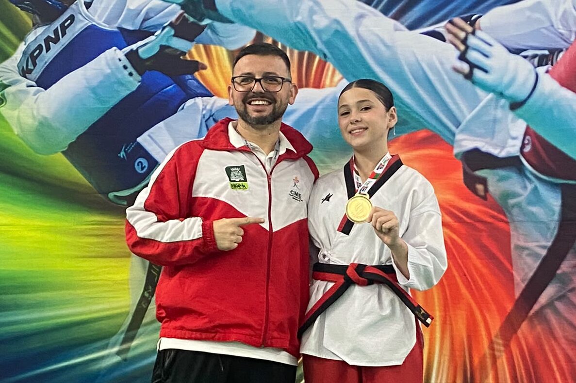 Ana Cláudia Lourenço conquista bicampeonato na OLESC 2026 e garante ouro para Ibirama no taekwondo