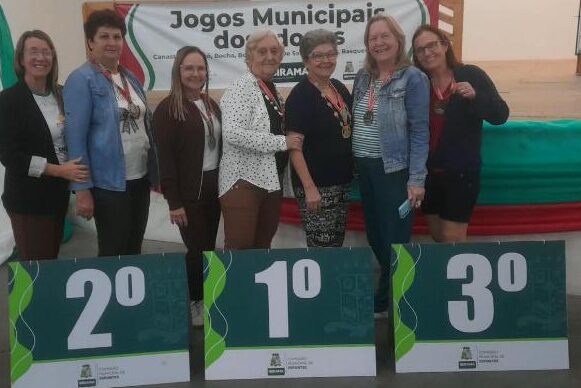 Jogos Municipais dos Idosos de Ibirama definem campeões no dominó e na canastra
