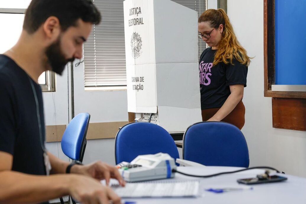 Eleitor que faltou ao primeiro turno pode votar no segundo