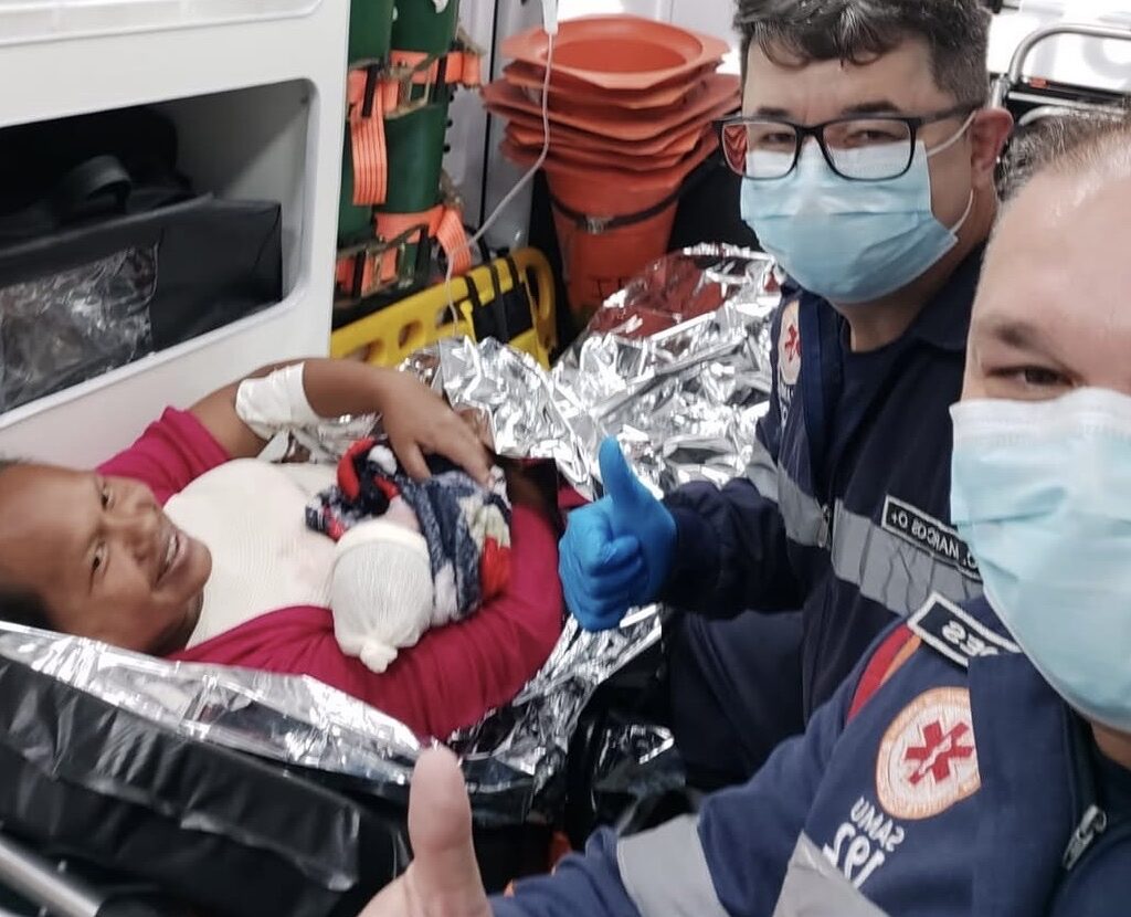 Bebê nasce dentro de ambulância do SAMU durante atendimento em José Boiteux