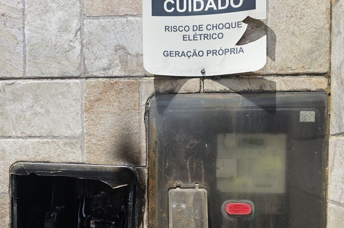 Bombeiros Voluntários de Presidente Getúlio atendem princípio de incêndio em medidor de energia