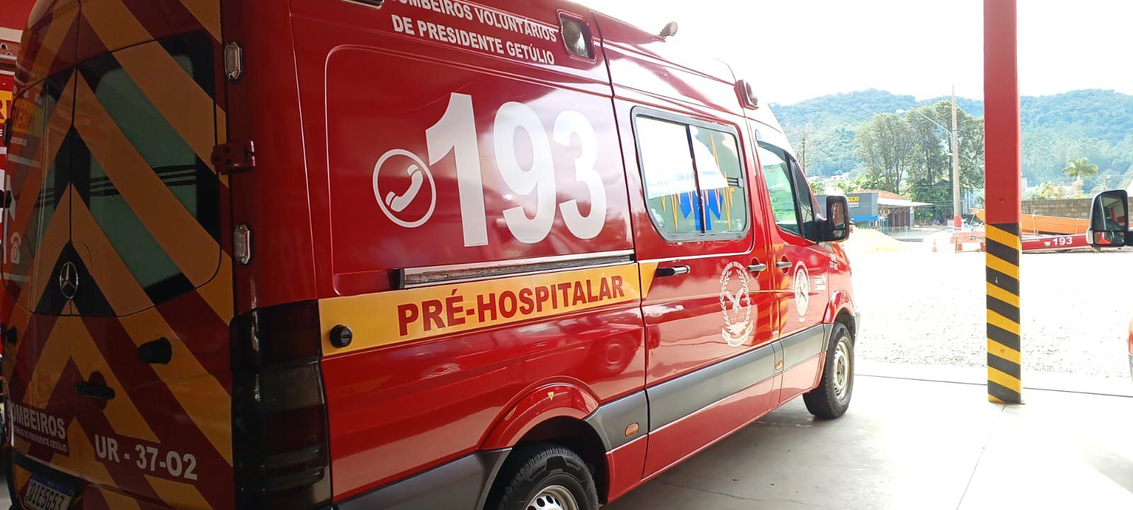 Bebê de um mês volta a respirar após orientações por telefone dos bombeiros